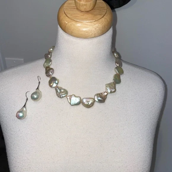 Freshwater pearls necklace and earrings set with sterling - Picture 2 of 6